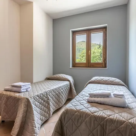 7 Bedroom Stunning In