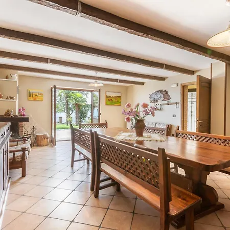 Casa vacanze 7 Bedroom Stunning In Caiazzo