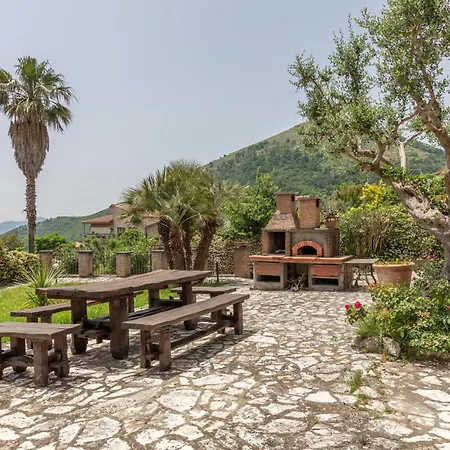 7 Bedroom Stunning In Casa vacanze