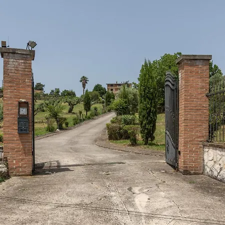 7 Bedroom Stunning In Casa vacanze Caiazzo