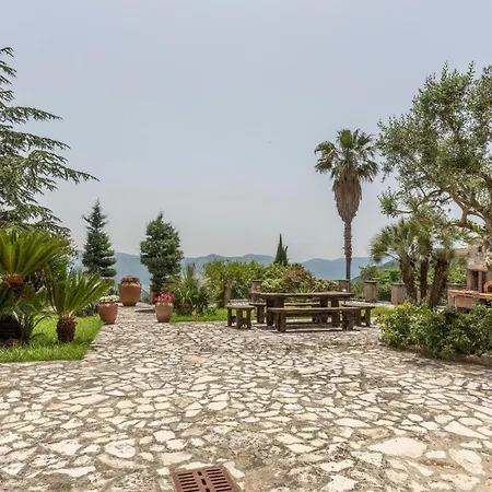 7 Bedroom Stunning In *